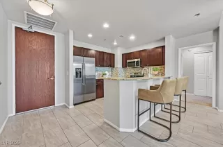 Photo #1: 2695101 Listing 