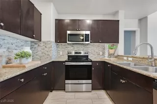 Photo #2: 2695101 Listing 