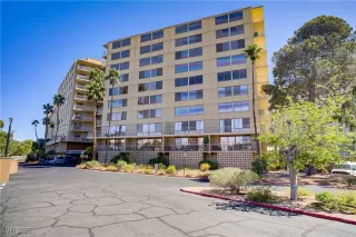 Photo #1: 2695102 Listing 