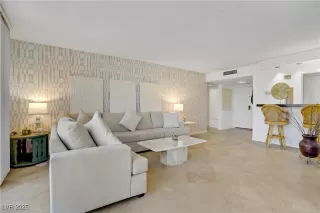 Photo #3: 2695102 Listing 