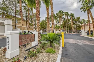 Photo #2: 2695103 Listing 