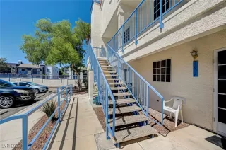 Photo #2: 2695109 Listing