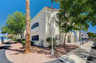 Photo #3: 2695109 Listing