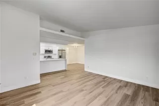 Photo #6: 2695109 Listing