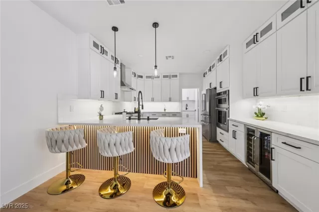 MLS: 2695143 Condo For Sale