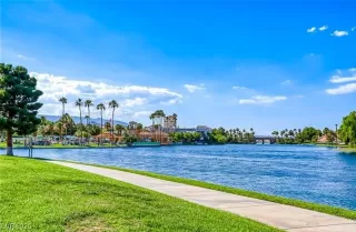 Photo #2: 2695152 Listing