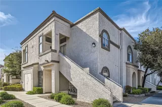 Photo #3: 2695152 Listing