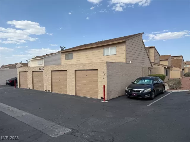MLS: 2695173 Condo For Sale