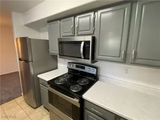 Photo #2: 2695178 Listing 