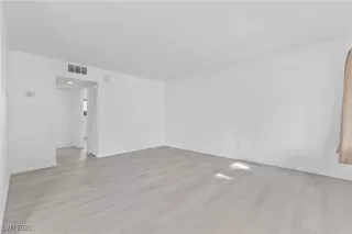 Photo #2: 2695206 Listing 