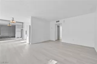 Photo #3: 2695206 Listing 