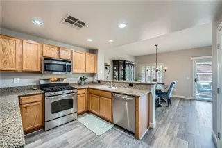 Photo #4: 2695215 Listing