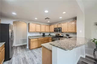 Photo #5: 2695215 Listing