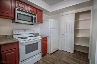 Photo #3: 2695227 Listing 