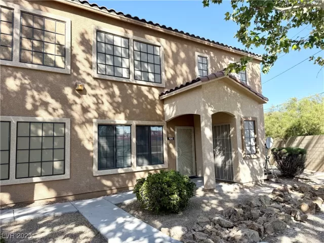 MLS: 2695253 Condo For Sale