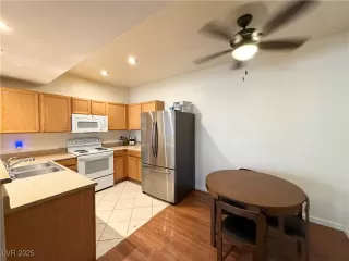 Photo #2: 2695253 Listing 