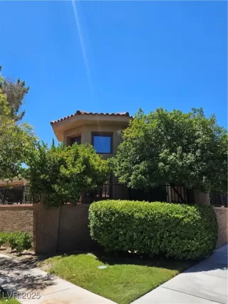 Photo #1: 2695258 Listing 