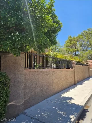 Photo #2: 2695258 Listing 