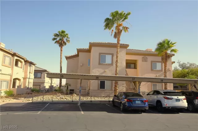 MLS: 2695278 Condo For Sale