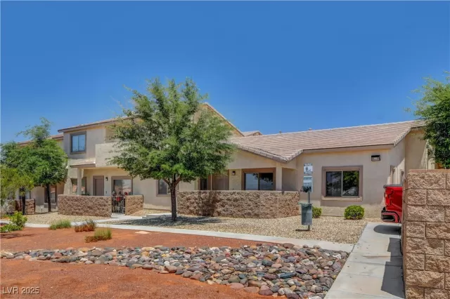 MLS: 2695294 Condo For Sale