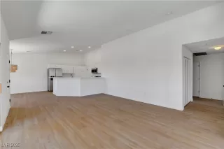 Photo #4: 2695294 Listing
