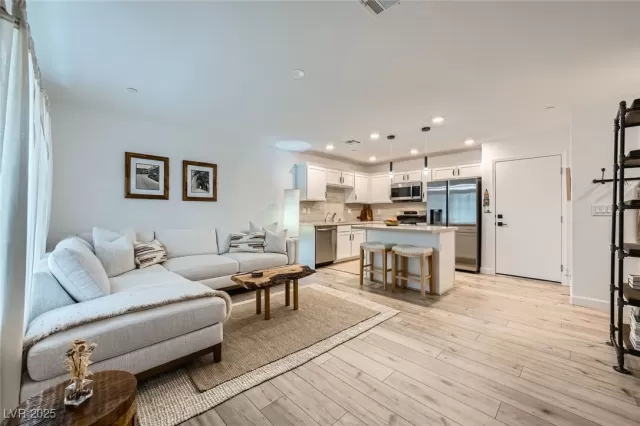 MLS: 2695305 Condo For Sale