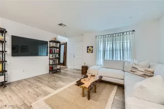 Photo #1: 2695305 Listing 