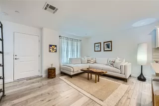 Photo #2: 2695305 Listing 