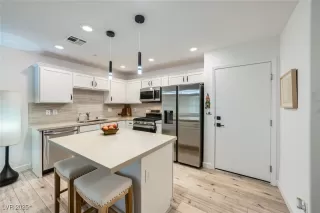 Photo #4: 2695305 Listing 