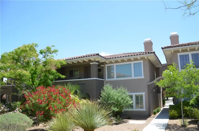 MLS: 2695313 Condo For Sale