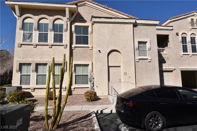 MLS: 2695334 Condo For Sale