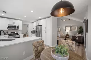 Photo #1: 2695335 Listing