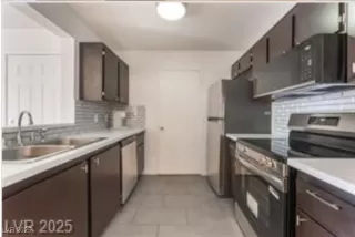 Photo #6: 2695374 Listing