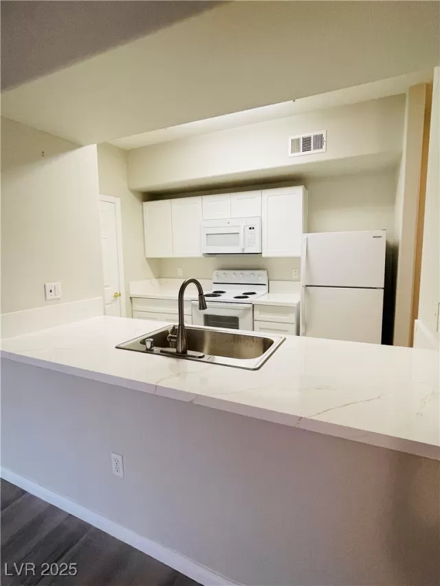 MLS: 2695379 Condo For Sale