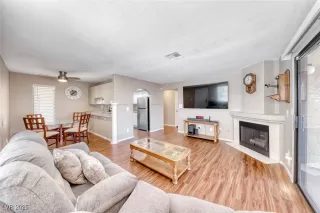 Photo #6: 2695400 Listing