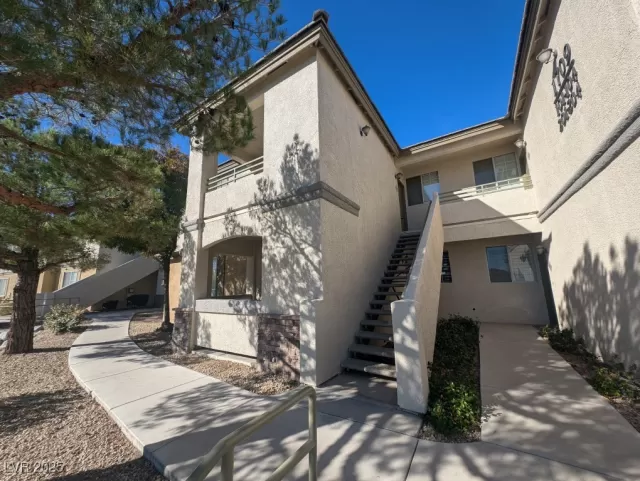 MLS: 2695402 Condo For Sale