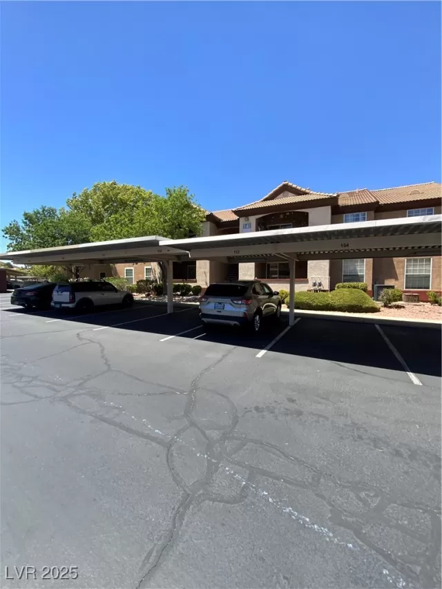 MLS: 2695405 Condo For Sale