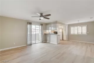 Photo #3: 2695427 Listing