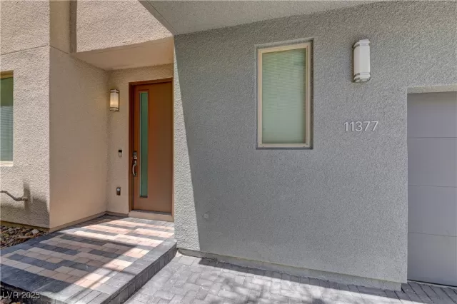 MLS: 2695447 Condo For Sale