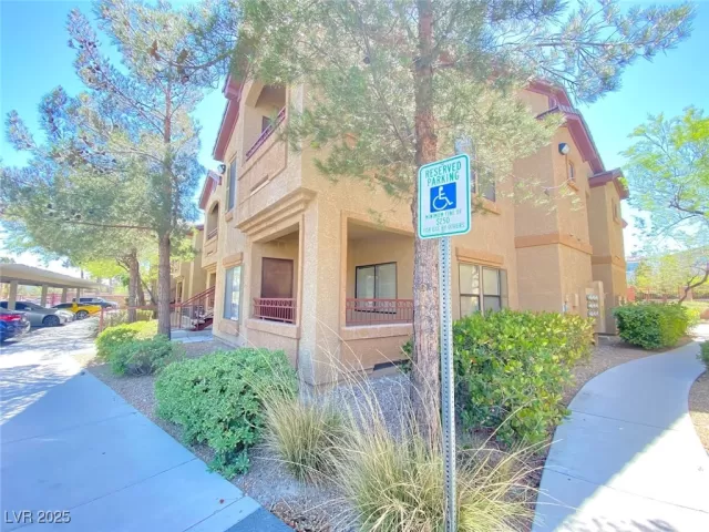MLS: 2695457 Condo For Sale