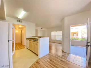 Photo #1: 2695457 Listing 