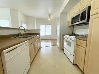 Photo #3: 2695457 Listing 
