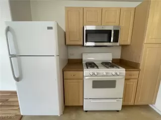 Photo #4: 2695457 Listing 