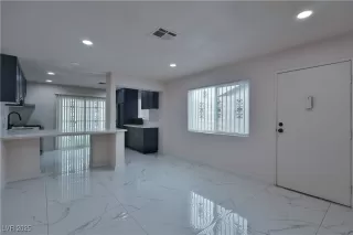 Photo #3: 2695463 Listing 