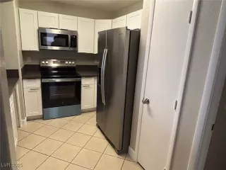 Photo #1: 2695476 Listing 