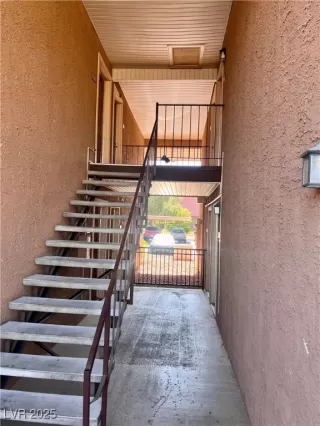 Photo #5: 2695501 Listing 