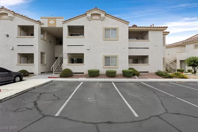 MLS: 2695547 Condo For Sale