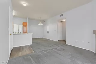 Photo #6: 2695547 Listing