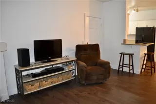 Photo #4: 2695607 Listing 