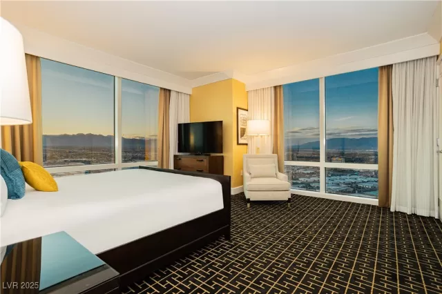 MLS: 2695616 Condo For Sale